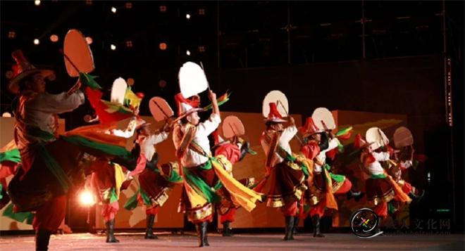 热贡大戏《热贡大千》在同仁市首演2.jpg