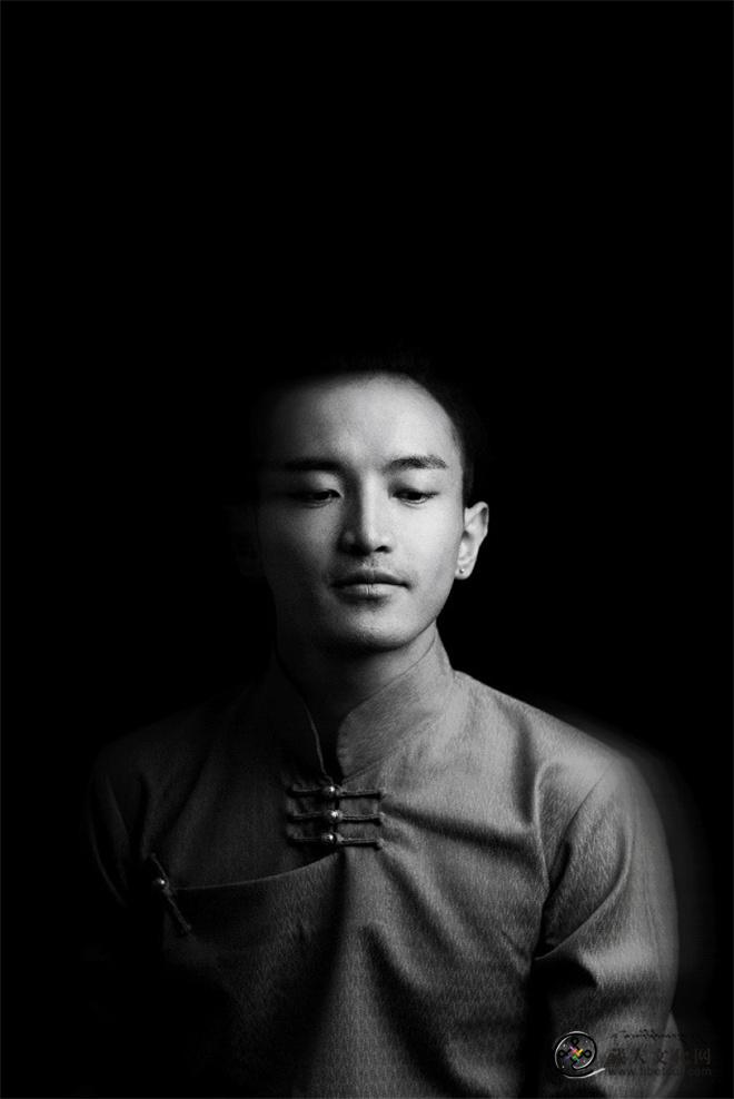 2025 • 舞蹈剧场《极境之地》在上海国际舞蹈艺术中心震撼上演1.jpg