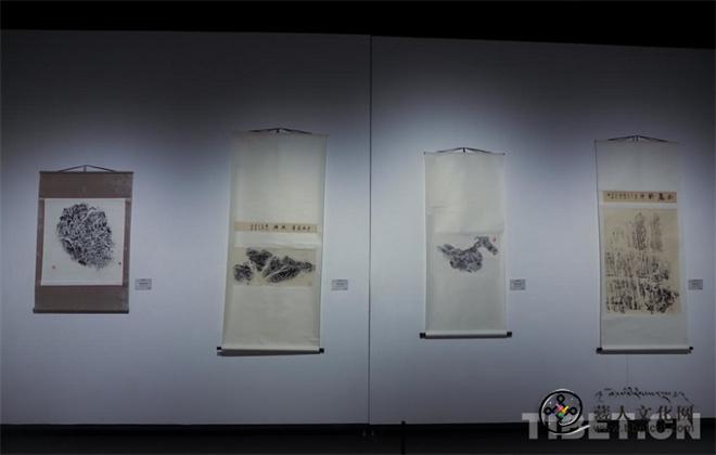 玉树“远古史画”岩画石刻拓片首展西藏美术馆5.jpg