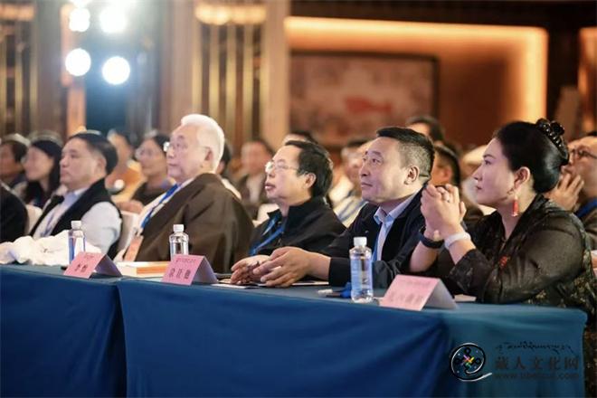 《藏族古典寓言小说》新书发布会在成都举办5.jpg