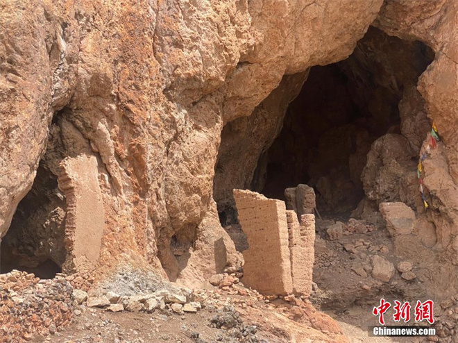 青海囊谦扎吉大峡谷首次发现岩画及摩崖石刻遗存3.jpg