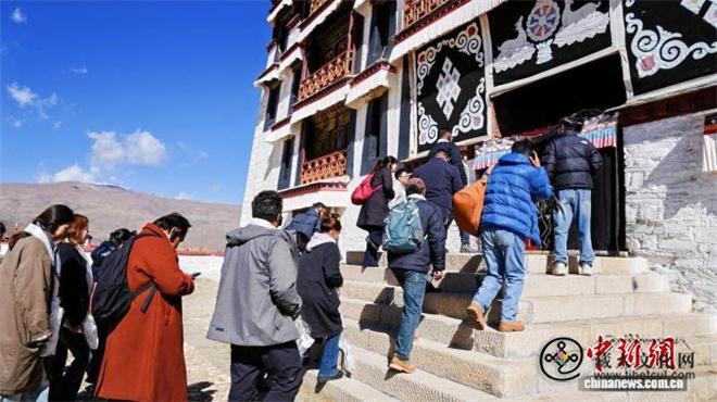 西藏曲松举办文化采风活动 展现“吐蕃故里”独特魅力2.jpg