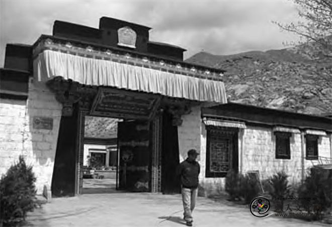 西藏寺庙书屋建设现状和对策研究——以色拉寺寺庙书屋为例1.jpg