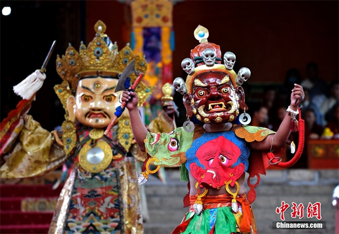 西藏扎什伦布寺上演国家级非遗传统跳神活动6.jpg