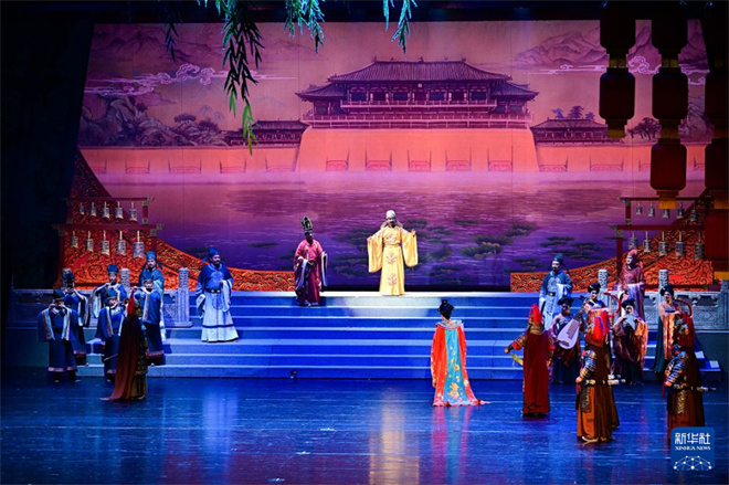 大型藏戏《金城公主》在青海西宁首演1.jpg