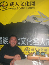 专访：著名诗人伊丹才让访谈