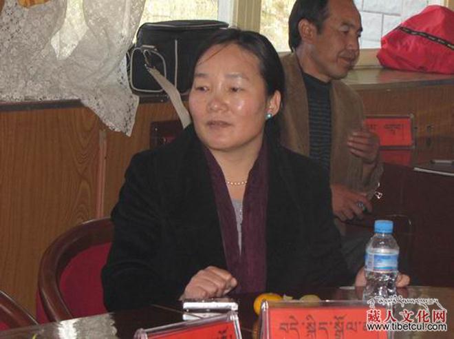 三位藏族女诗人诗选（岗路巴·完代克  译）